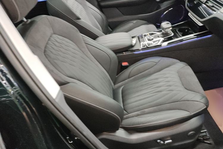 Used Hongqi HS5 2022 Revised Version 2.0T Smart Connect Flagship Edition Right Front Seat