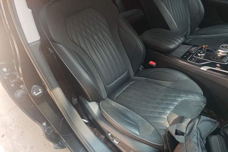 Used Hongqi HS5 2022 Revised Version 2.0T Smart Connect Flagship Edition Right Front Seat