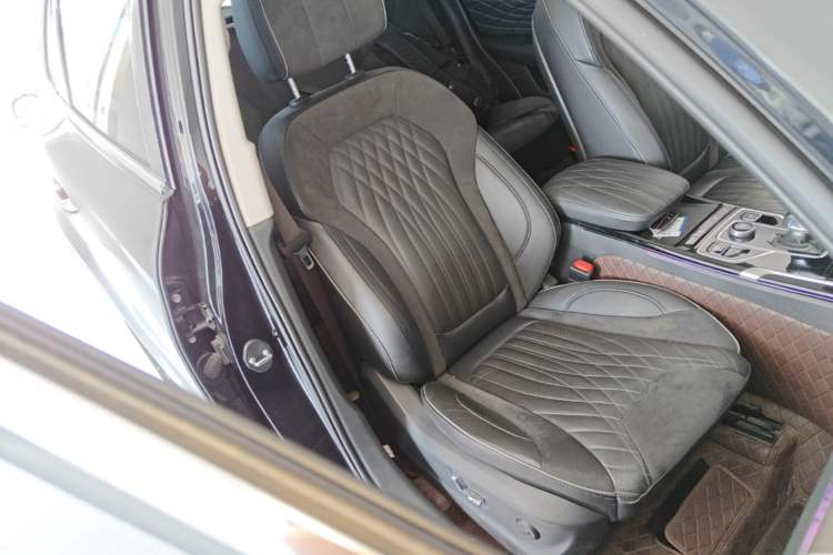 Used Hongqi HS5 2022 Revised Version 2.0T Smart Connect Flagship Edition Right Front Seat