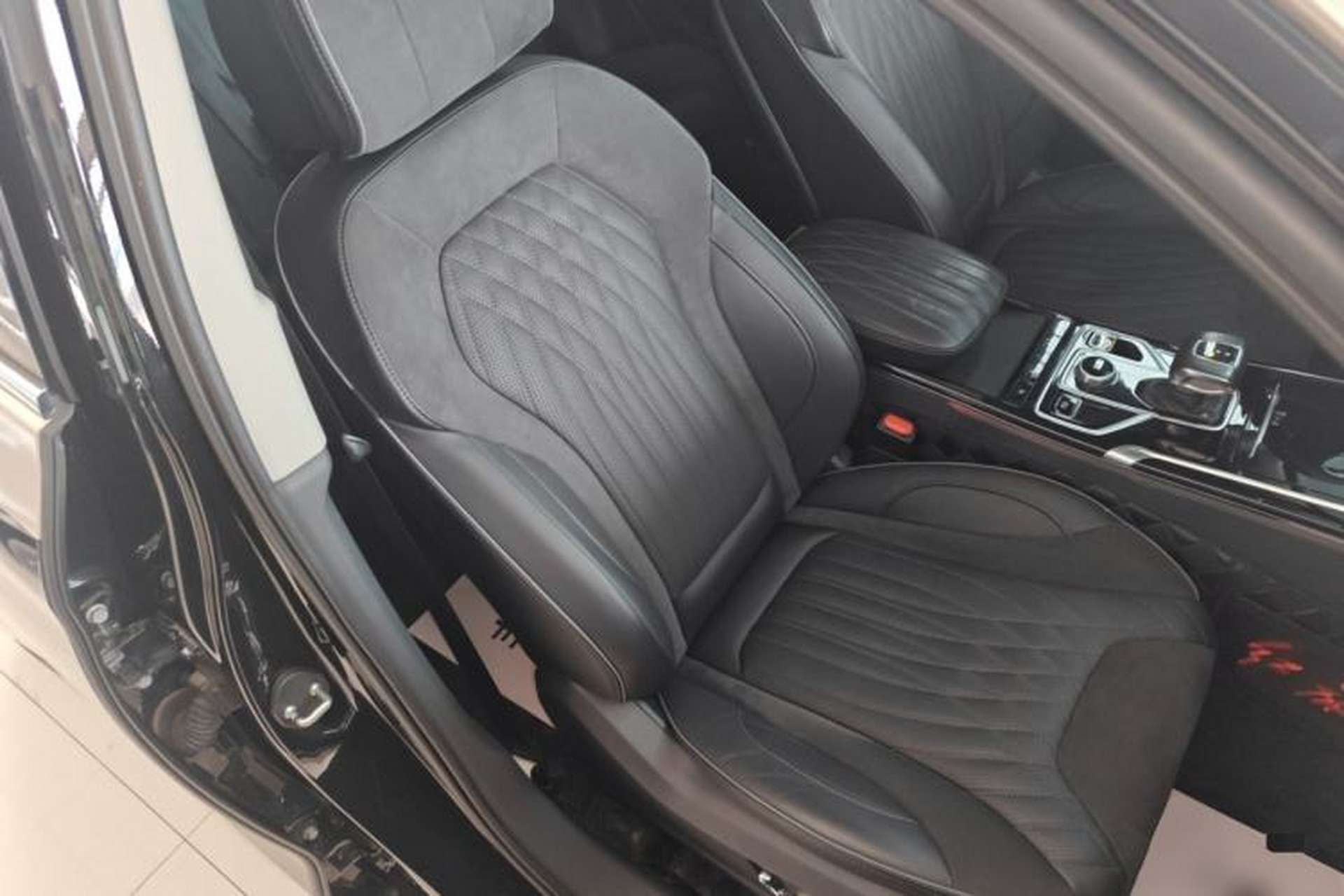 Used Hongqi HS5 2022 2.0T Smart Connect Flagship Enjoyment Purchase Edition Right Front Seat