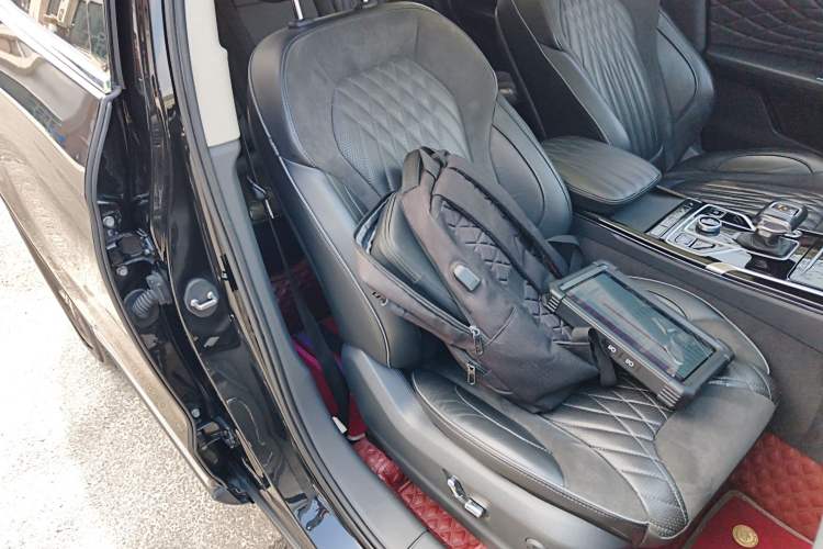 Used Hongqi HS5 2022 Revised Version 2.0T Smart Connect Flagship Edition Right Front Seat