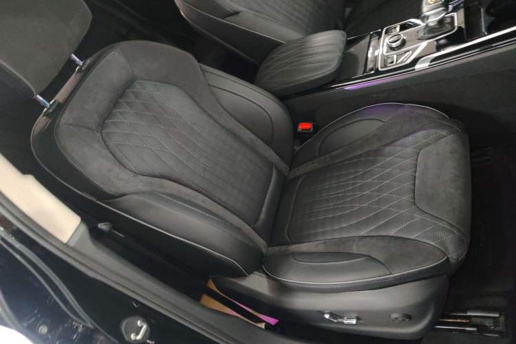 Used Hongqi HS5 2022 Revised Version 2.0T Smart Connect Flagship Edition Right Front Seat