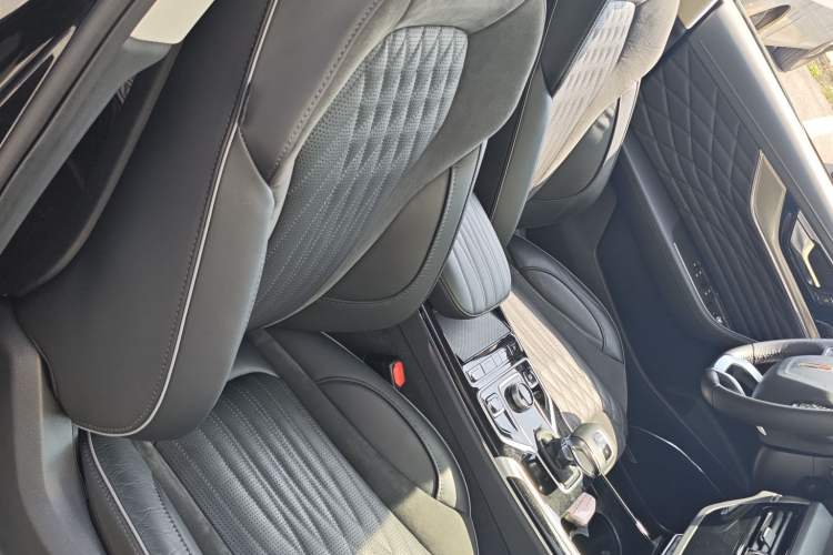 Used Hongqi HS5 2022 Revised Version 2.0T Smart Connect Flagship Edition Right Front Seat