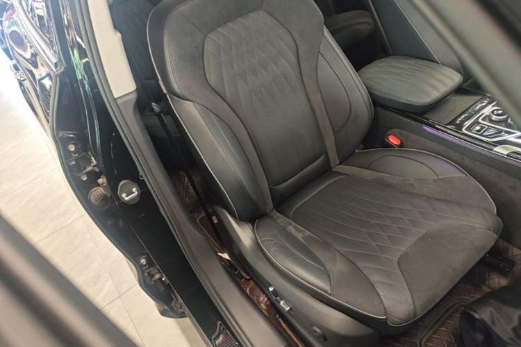 Used Hongqi HS5 2022 Revised Version 2.0T Smart Connect Flagship Edition Right Front Seat