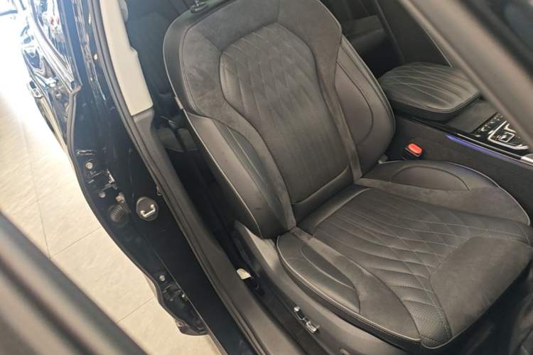 Used Hongqi HS5 2022 Revised Version 2.0T Smart Connect Flagship Edition Right Front Seat