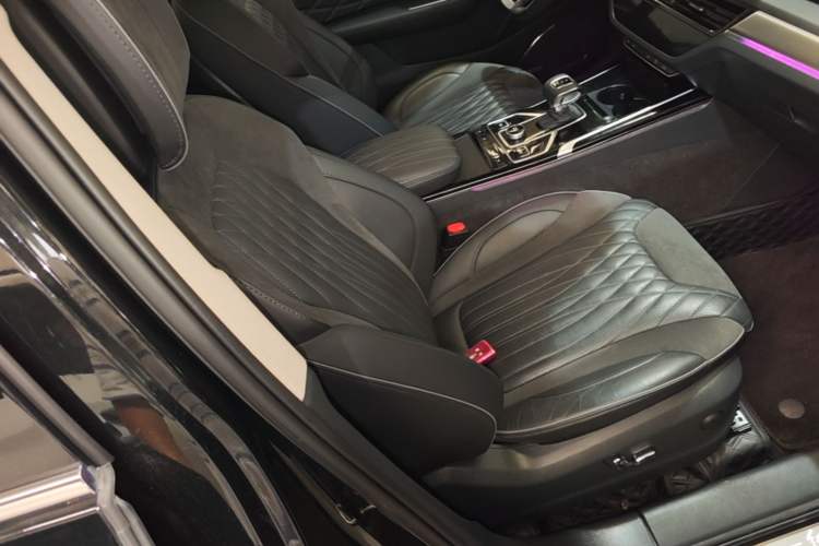 Used Hongqi HS5 2022 Revised Version 2.0T Smart Connect Flagship Edition Right Front Seat