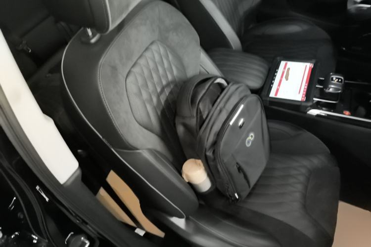 Used Hongqi HS5 2022 Facelifted Version 2.0T Smart Connect Flagship All-Wheel-Drive Edition Right Front Seat