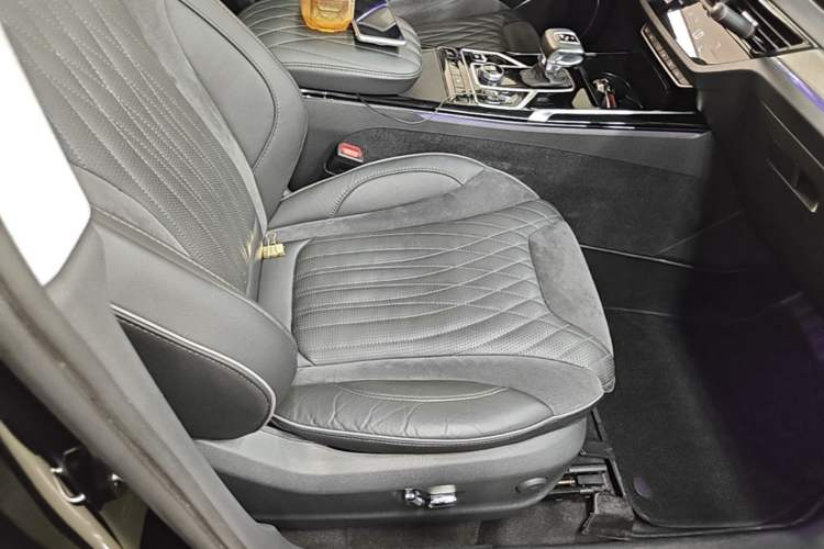 Used Hongqi HS5 2022 Revised Version 2.0T Smart Connect Flagship Edition Right Front Seat