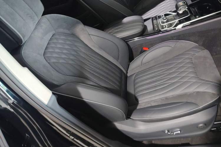 Used Hongqi HS5 2022 Revised Version 2.0T Smart Connect Flagship Edition Right Front Seat