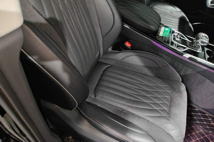Used Hongqi HS5 2022 Revised Version 2.0T Smart Connect Flagship Edition Right Front Seat
