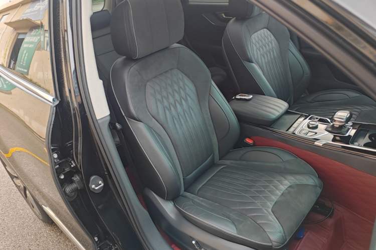 Used Hongqi HS5 2022 Facelifted Version 2.0T Smart Connect Flagship All-Wheel-Drive Edition Right Front Seat