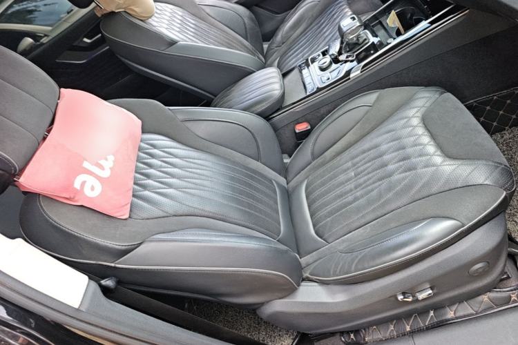 Used Hongqi HS5 2022 Facelifted Version 2.0T Smart Connect Flagship All-Wheel-Drive Edition Right Front Seat