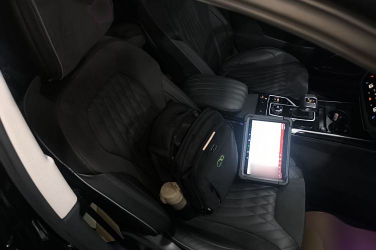 Used Hongqi HS5 2022 Facelifted Version 2.0T Smart Connect Flagship All-Wheel-Drive Edition Right Front Seat
