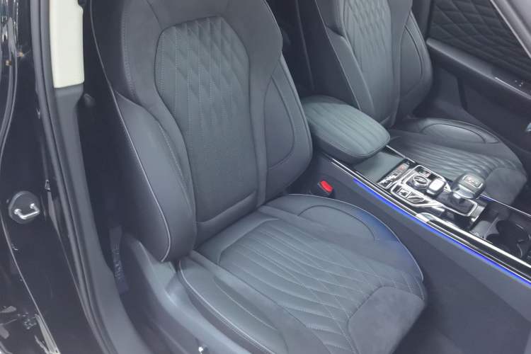 Used Hongqi HS5 2022 Facelifted Version 2.0T Smart Connect Flagship All-Wheel-Drive Edition Right Front Seat