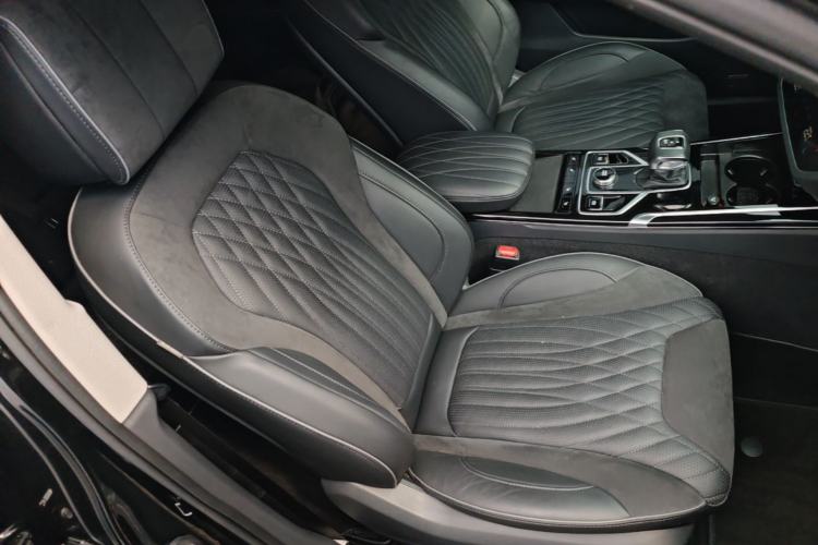 Used Hongqi HS5 2022 Facelifted Version 2.0T Smart Connect Flagship All-Wheel-Drive Edition Right Front Seat