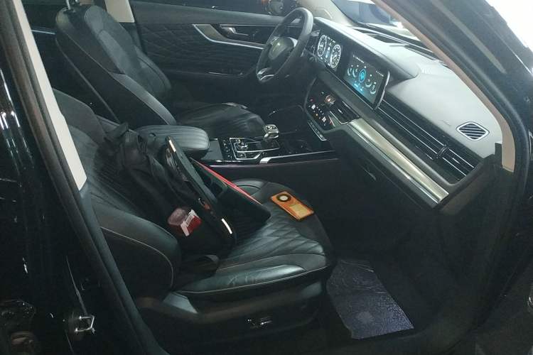 Used Hongqi HS5 2022 2.0T Smart Connect Flagship All-Wheel-Drive Version Right Front Seat