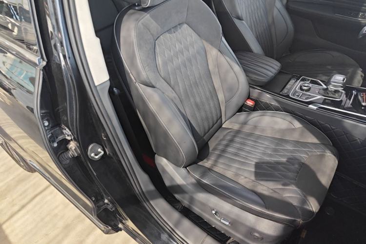 Used Hongqi HS5 2022 Facelifted Version 2.0T Smart Connect Flagship All-Wheel-Drive Edition Right Front Seat