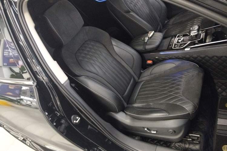 Used Hongqi HS5 2022 Facelifted Version 2.0T Smart Connect Flagship All-Wheel-Drive Edition Right Front Seat