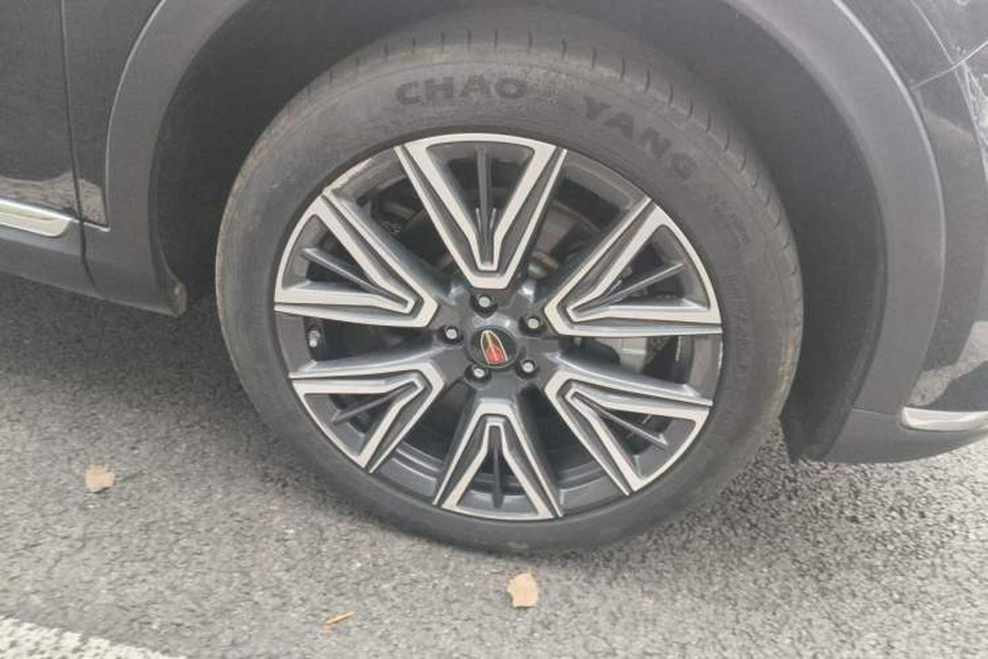 Used Hongqi HS5 2022 2.0T Smart Connect Flagship All-Wheel-Drive Version Right Front Wheel Hub