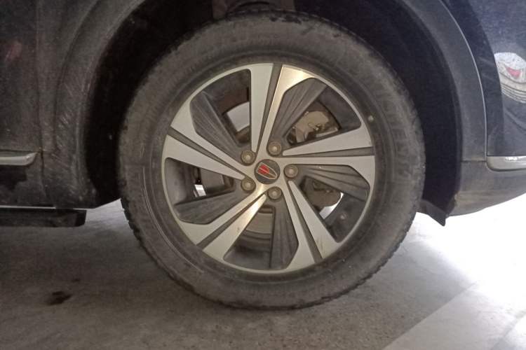 Used Hongqi HS5 2022 2.0T Smart Connect Flagship Edition Right Front Wheel Hub