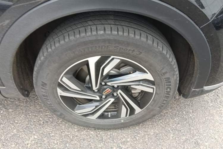 Used Hongqi HS5 2022 Revised Version 2.0T Smart Connect Flagship Edition Right Front Wheel Hub