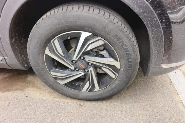 Used Hongqi HS5 2022 Revised Version 2.0T Smart Connect Flagship Edition Right Front Wheel Hub