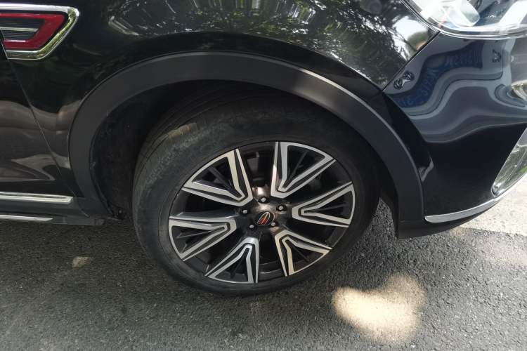 Used Hongqi HS5 2022 2.0T Smart Connect Flagship All-Wheel-Drive Version Right Front Wheel Hub