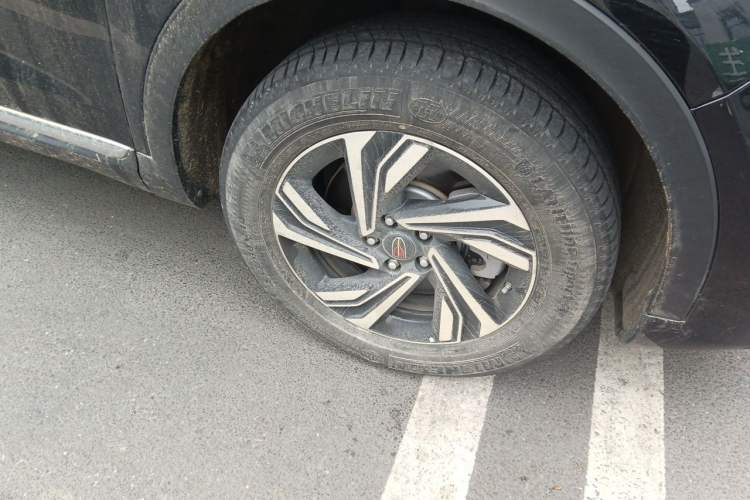Used Hongqi HS5 2022 Revised Version 2.0T Smart Connect Flagship Edition Right Front Wheel Hub
