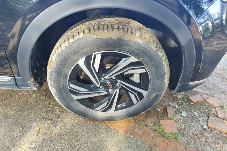 Used Hongqi HS5 2022 2.0T Smart Connect Flagship Edition Right Front Wheel Hub