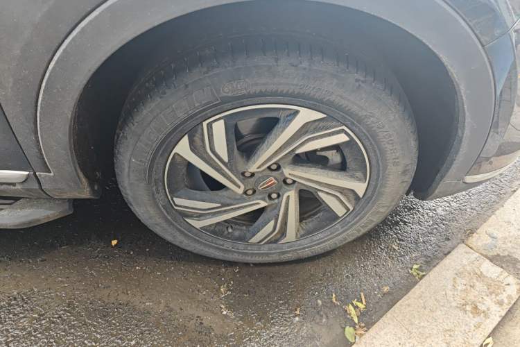 Used Hongqi HS5 2022 Revised Version 2.0T Smart Connect Flagship Edition Right Front Wheel Hub