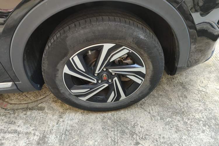 Used Hongqi HS5 2022 2.0T Smart Connect Flagship Edition Right Front Wheel Hub