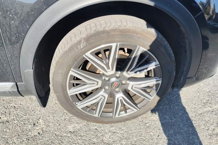 Used Hongqi HS5 2022 2.0T Smart Connect Flagship All-Wheel-Drive Version Right Front Wheel Hub