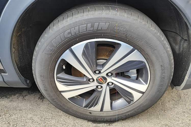 Used Hongqi HS5 2022 2.0T Smart Connect Flagship Edition Right Front Wheel Hub