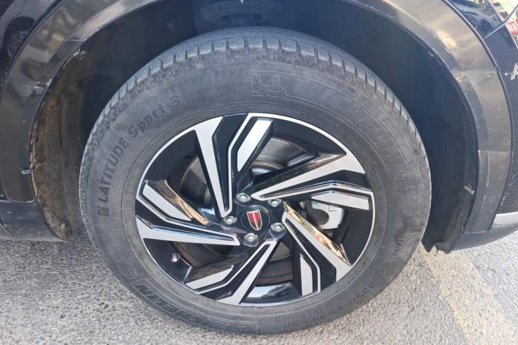 Used Hongqi HS5 2022 Revised Version 2.0T Smart Connect Flagship Edition Right Front Wheel Hub