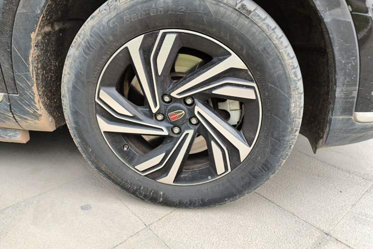 Used Hongqi HS5 2022 Revised Version 2.0T Smart Connect Flagship Edition Right Front Wheel Hub