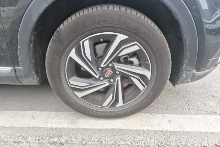 Used Hongqi HS5 2022 2.0T Smart Connect Flagship Enjoyment Purchase Edition Right Front Wheel Hub