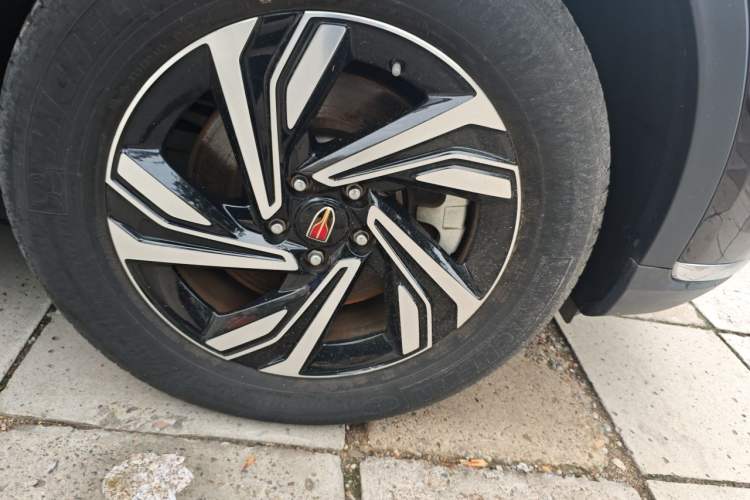 Used Hongqi HS5 2022 2.0T Smart Connect Flagship Edition Right Front Wheel Hub