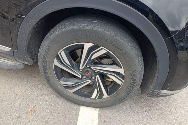 Used Hongqi HS5 2022 2.0T Smart Connect Flagship Edition Right Front Wheel Hub