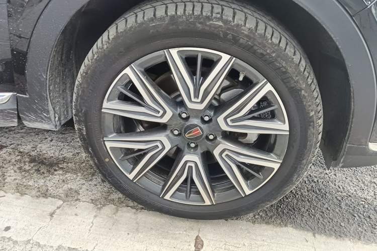 Used Hongqi HS5 2022 2.0T Smart Connect Flagship All-Wheel-Drive Version Right Front Wheel Hub