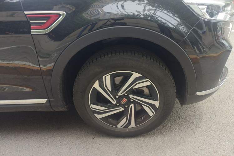Used Hongqi HS5 2022 Revised Version 2.0T Smart Connect Flagship Edition Right Front Wheel Hub