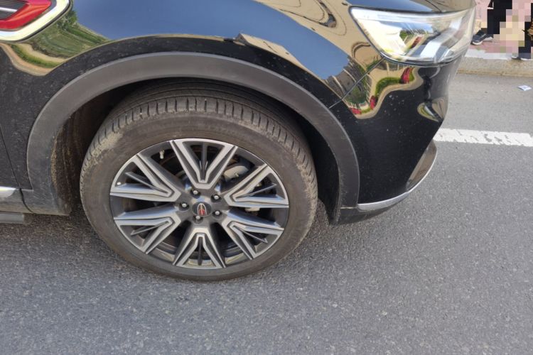 Used Hongqi HS5 2022 2.0T Smart Connect Flagship All-Wheel-Drive Version Right Front Wheel Hub