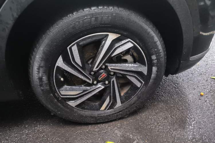 Used Hongqi HS5 2022 Revised Version 2.0T Smart Connect Flagship Edition Right Front Wheel Hub