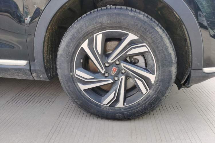 Used Hongqi HS5 2022 Revised Version 2.0T Smart Connect Flagship Edition Right Front Wheel Hub
