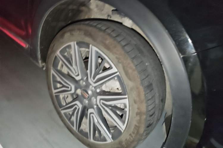 Used Hongqi HS5 2022 2.0T Smart Connect Flagship All-Wheel-Drive Version Right Front Wheel Hub