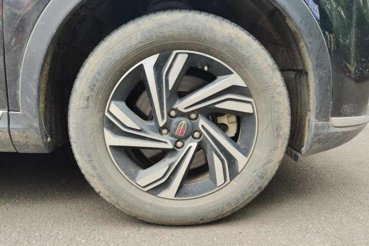 Used Hongqi HS5 2022 Revised Version 2.0T Smart Connect Flagship Edition Right Front Wheel Hub