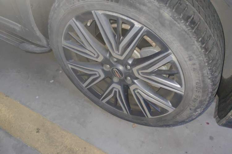 Used Hongqi HS5 2022 2.0T Smart Connect Flagship All-Wheel Drive LeGou Edition Right Front Wheel Hub