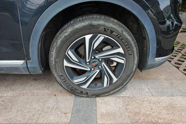 Used Hongqi HS5 2022 2.0T Smart Connect Flagship Edition Right Front Wheel Hub