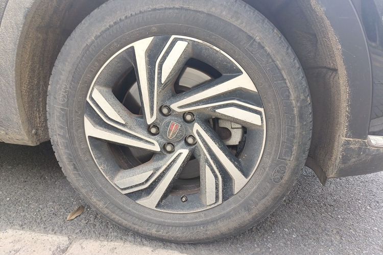 Used Hongqi HS5 2022 Revised Version 2.0T Smart Connect Flagship Edition Right Front Wheel Hub