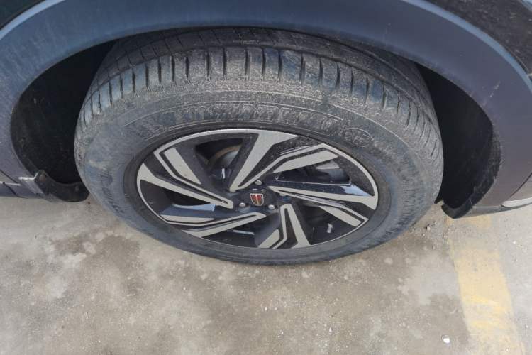 Used Hongqi HS5 2022 Revised Version 2.0T Smart Connect Flagship Edition Right Front Wheel Hub