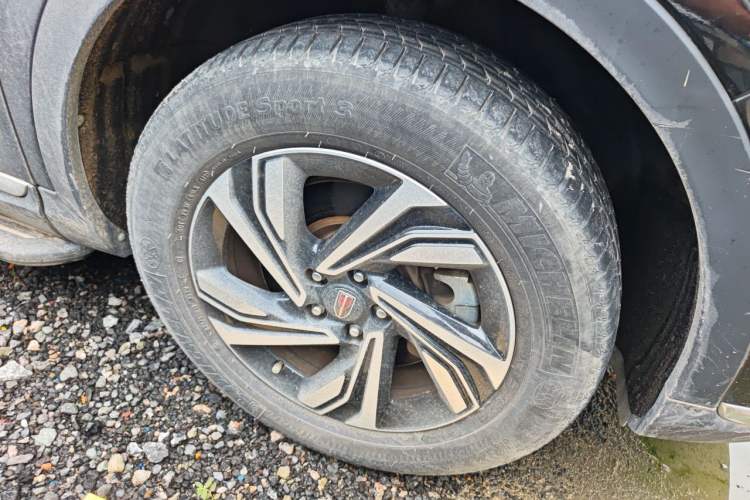 Used Hongqi HS5 2022 2.0T Smart Connect Flagship Edition Right Front Wheel Hub